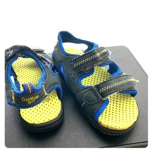 Oshkosh boys sandals, size 10